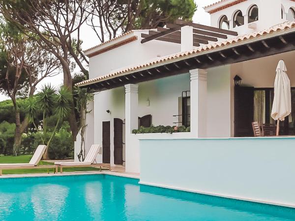 Pine Cliffs Village : photo 9 de la chambre villa avec piscine privée