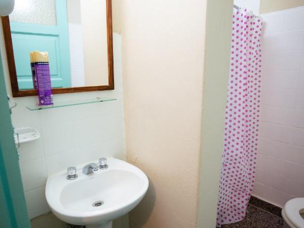 LEAD Pods Hostel : photo 4 de la chambre lit simple dans dortoir pour femmes