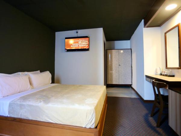 Fata Hotel by Project Borneo : photo 2 de la chambre chambre lit queen-size avec balcon