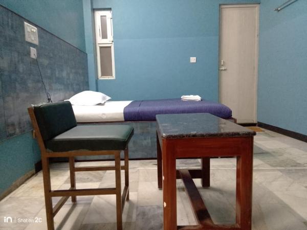 SM MANSION near Harbour & High court : photo 2 de la chambre chambre double deluxe (2 adultes + 1 enfant)