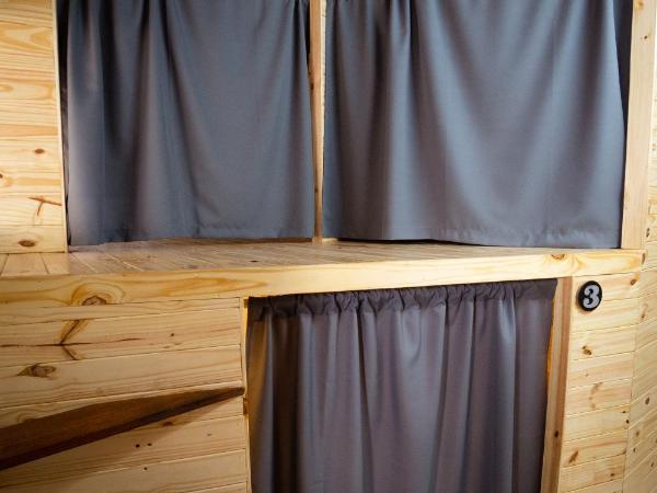 LEAD Pods Hostel : photo 1 de la chambre lit dans dortoir mixte de 4 lits