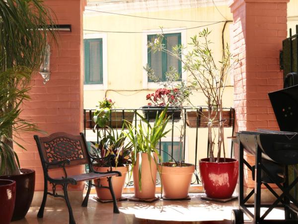 LX Factory guest house : photo 5 de la chambre loft