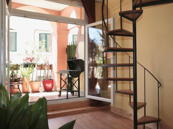 LX Factory guest house : photo 6 de la chambre loft