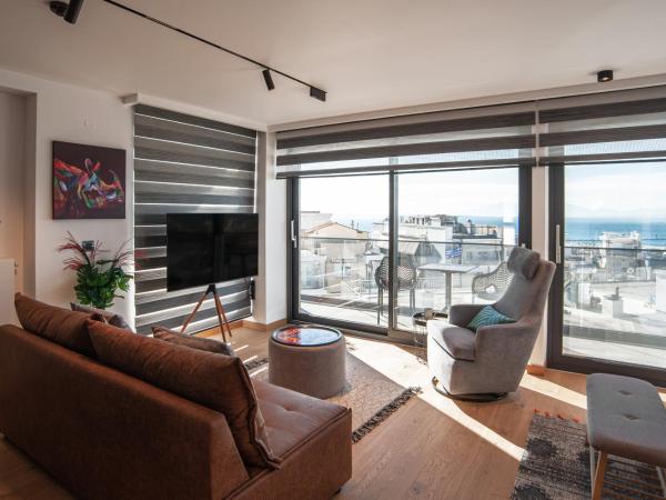 SIGMA Luxury Apartments & Suites : photo 3 de la chambre suite deluxe - vue sur mer
