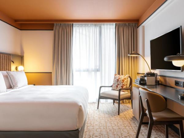 Le Parchamp, a Tribute Portfolio Hotel, Paris Boulogne : photo 2 de la chambre chambre lit king-size deluxe - vue sur cour