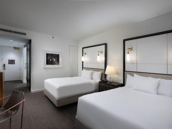 The Laura Hotel, Houston Downtown, Autograph Collection : photo 1 de la chambre chambre avec 2 grands lits queen-size 