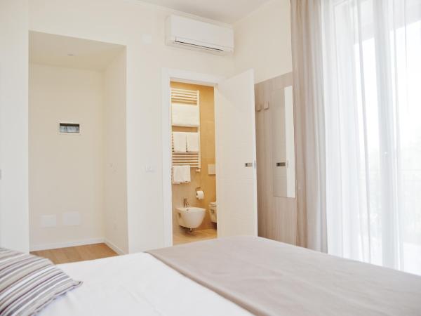 B&B Via delle 5 Terre : photo 2 de la chambre chambre double avec balcon - vue sur mer