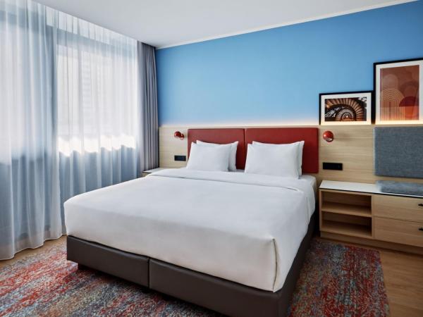 Residence Inn by Marriott Munich Central : photo 1 de la chambre appartement 1 chambre avec balcon