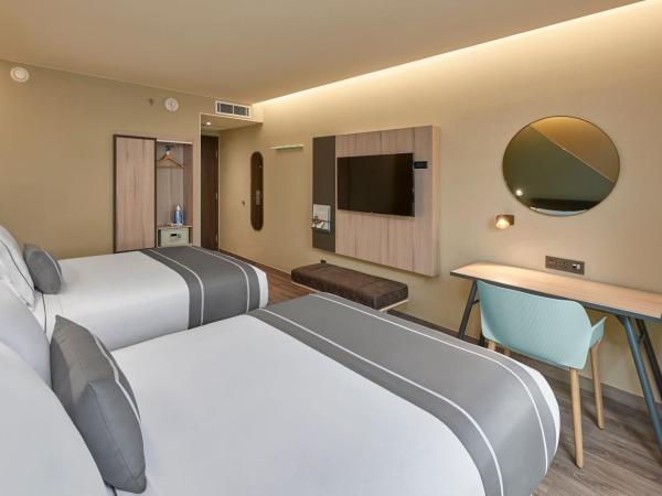 City Express Plus by Marriott Mazatlan : photo 3 de la chambre chambre avec 2 grands lits queen-size 