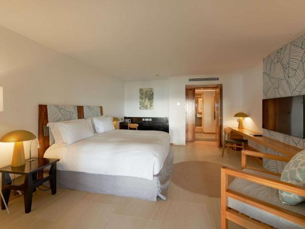 Sofitel Mauritius L'Imperial Resort & Spa : photo 3 de la chambre suite lit king-size impériale avec balcon - vue sur océan - côté plage 
