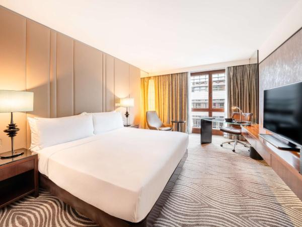 Hilton Berlin : photo 1 de la chambre chambre lit king-size exéctive - accès au salon