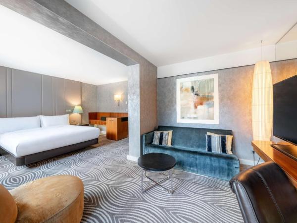 Hilton Berlin : photo 1 de la chambre studio lit king-size deluxe avec accès au salon