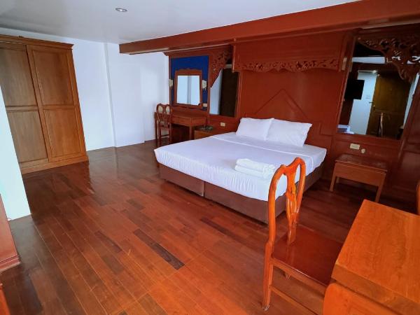 Highfive Hotel Pattaya : photo 5 de la chambre grande chambre double