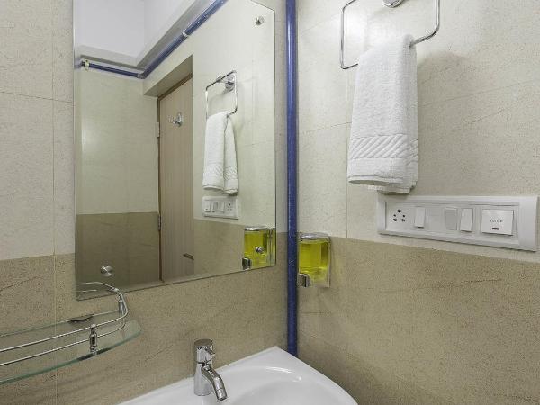 Treebo Akshaya Mayflower Vijaya Bank Layout : photo 7 de la chambre [sanitized] single room