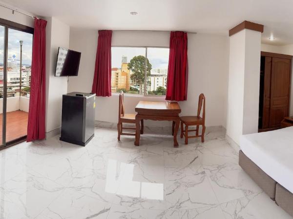 Highfive Hotel Pattaya : photo 3 de la chambre grande chambre double 