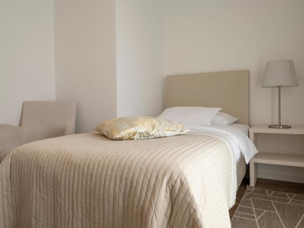 Hotel Magdalena : photo 2 de la chambre chambre familiale avec terrasse 