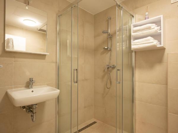 Hotel Magdalena : photo 4 de la chambre chambre double avec balcon