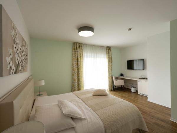 Hotel Magdalena : photo 8 de la chambre chambre double avec balcon