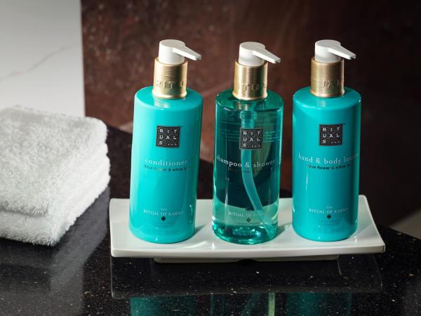 COSMOPOLITAN Hotel Prague : photo 9 de la chambre suite junior gin & tonic
