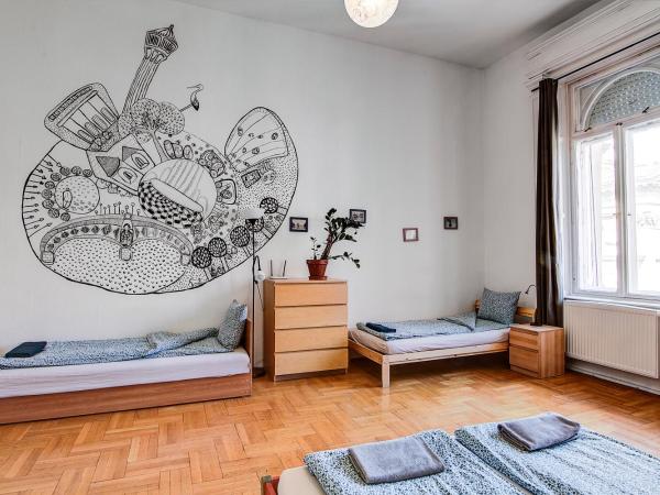 Pal's Hostel and Apartments : photo 5 de la chambre chambre triple supérieure