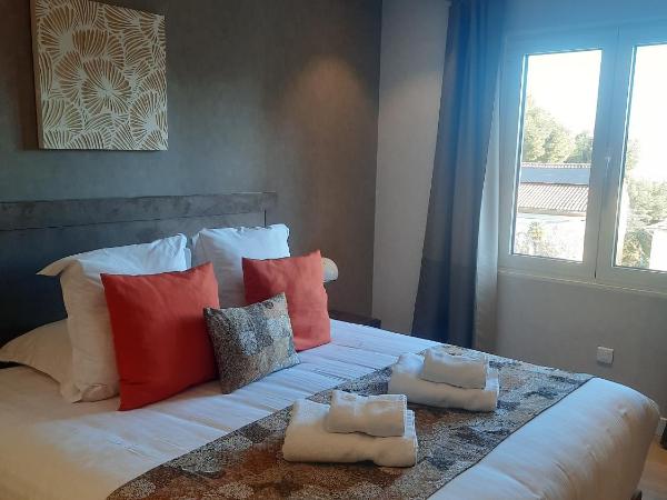 HPC Suites - Parking Gratuit & Piscine Chauffée : photo 7 de la chambre appartement - vue sur mer