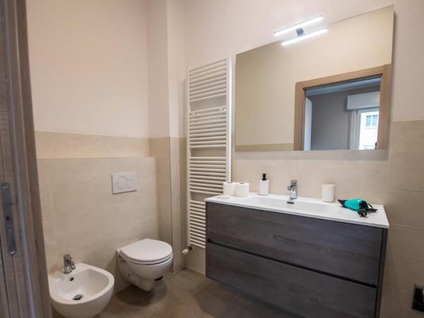 Nova Galileo l Ospedale Maggiore e Centro l AC Clima e Parcheggio Free : photo 3 de la chambre chambre double supérieure