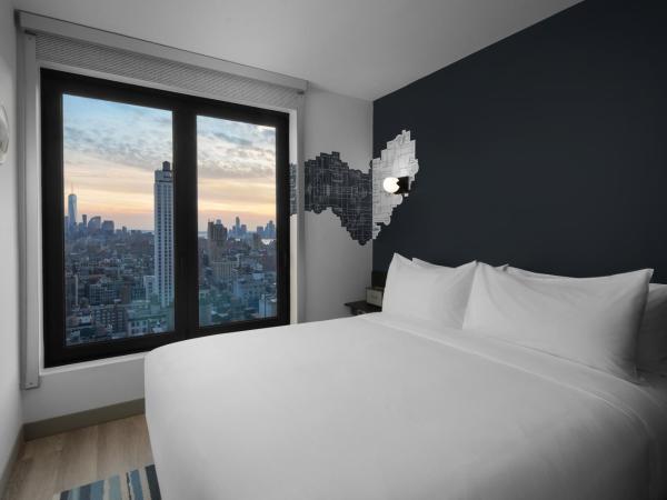 Aloft New York Chelsea : photo 2 de la chambre chambre lit king-size - vue sur ville