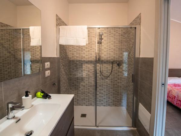 Nova Galileo l Ospedale Maggiore e Centro l AC Clima e Parcheggio Free : photo 3 de la chambre chambre double avec salle de bains privative