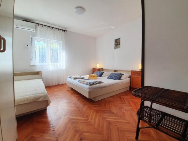 Rooms ZELJKA 2 : photo 4 de la chambre chambre triple - rez-de-chaussée