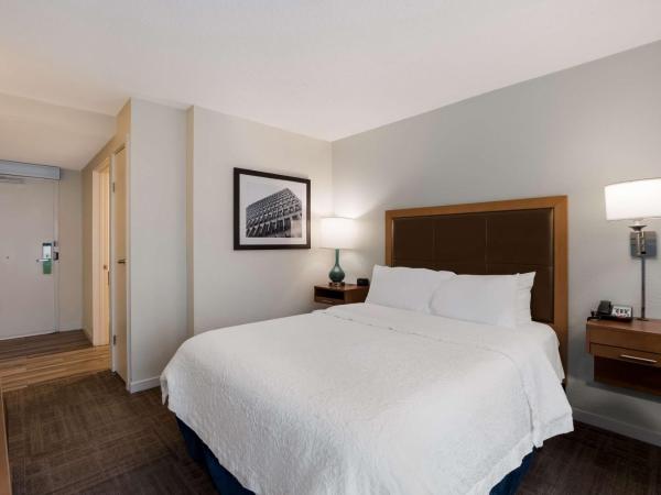 Hampton Inn Columbia-I-26 Airport : photo 1 de la chambre queen room - hearing access non smoking