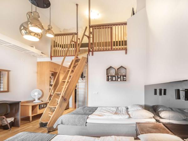 Hotell Heden - BW Signature Collection : photo 1 de la chambre family room with four single beds - loft