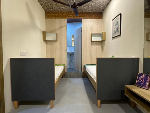 ZEST STAYS - IIT : photo 2 de la chambre chambre quadruple Économique