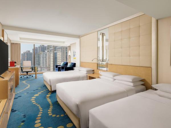 Renaissance Shanghai Yu Garden Hotel on the Bund : photo 2 de la chambre city view three beds room