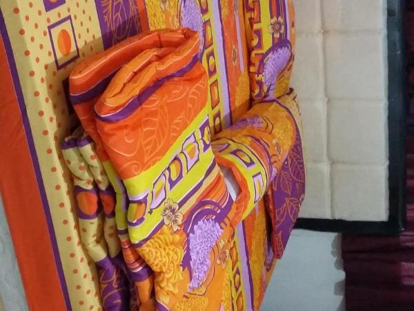 Mayestik Guest House Syariah : photo 8 de la chambre chambre double standard avec salle de bains commune