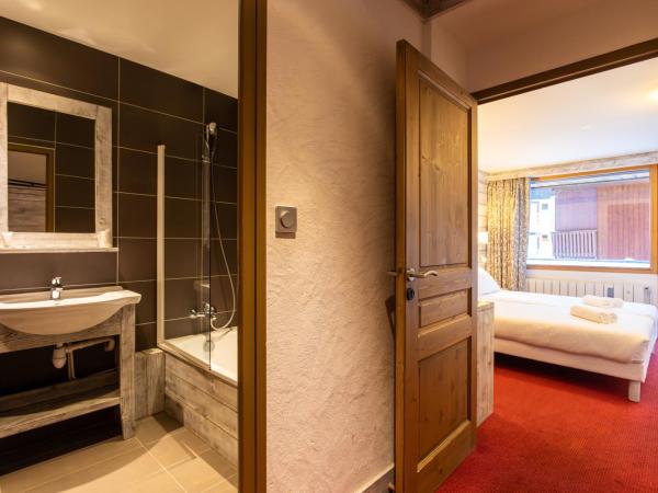 Hôtel L'Aiguille Percée : photo 2 de la chambre chambre familiale