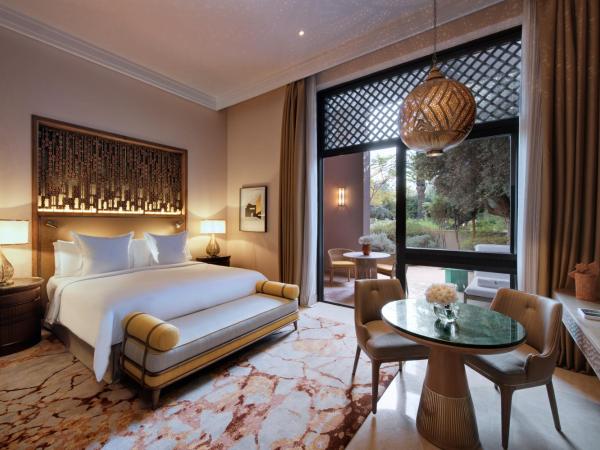 Four Seasons Resort Marrakech : photo 2 de la chambre chambre lit king-size avec jardin et terrasse