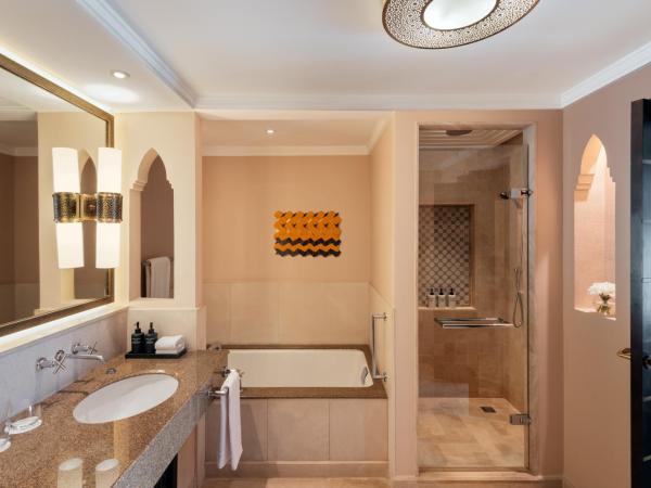 Four Seasons Resort Marrakech : photo 1 de la chambre chambre lit king-size avec jardin et terrasse