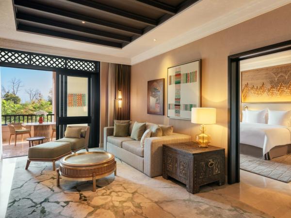 Four Seasons Resort Marrakech : photo 4 de la chambre suite lit king-size avec terrasse - vue sur piscine