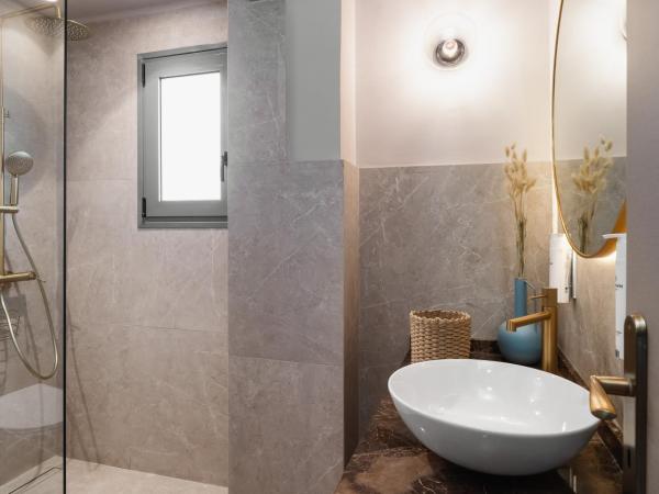 Numa Suites & Lofts Athens : photo 8 de la chambre chambre lits jumeaux Économique