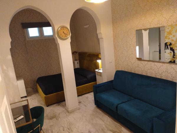 B&B Mini Hotel Incity-close train station and port- : photo 1 de la chambre chambre quadruple