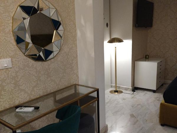 B&B Mini Hotel Incity-close train station and port- : photo 7 de la chambre chambre quadruple