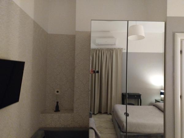 B&B Mini Hotel Incity-close train station and port- : photo 3 de la chambre chambre triple supérieure