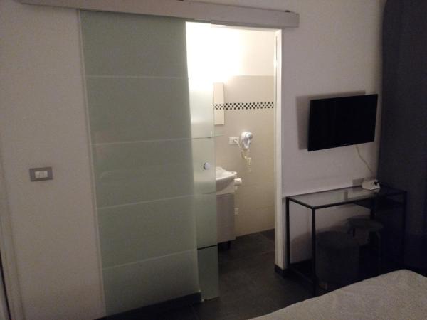 B&B Mini Hotel Incity-close train station and port- : photo 10 de la chambre chambre double Économique
