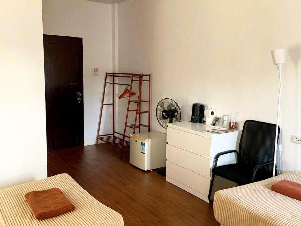 Art Hotel : photo 6 de la chambre chambre triple - vue sur ville