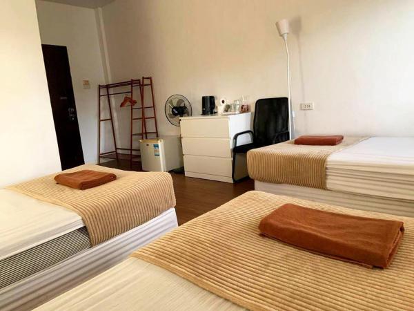 Art Hotel : photo 2 de la chambre chambre triple - vue sur ville