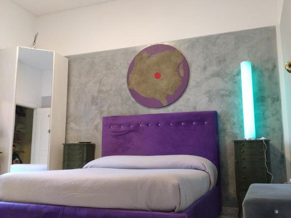 B&B Mini Hotel Incity-close train station and port- : photo 3 de la chambre chambre standard lit queen-size