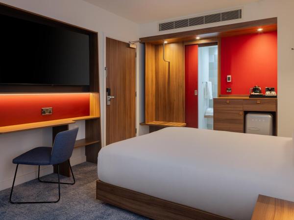 Hampton by Hilton London Waterloo : photo 9 de la chambre chambre lit queen-size premium
