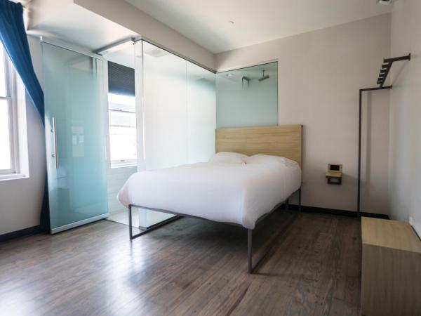SOVA Micro-Room & Social Hotel : photo 1 de la chambre chambre lit queen-size deluxe
