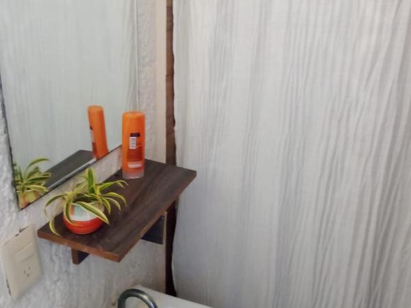 Naranjo Hostel : photo 9 de la chambre chambre double standard avec salle de bains commune