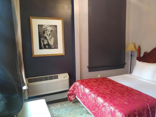 Rathbone Mansions New Orleans : photo 1 de la chambre suite avec 2 lits queen-size